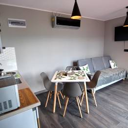 CZORSZTYNIANKA cruceros en góndola por el lago Czorsztyńskie alojamiento JĘDRUŚ Polonia Pieniny