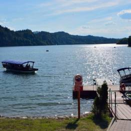 CZORSZTYNIANKA cruceros en góndola por el lago Czorsztyńskie alojamiento JĘDRUŚ Polonia Pieniny