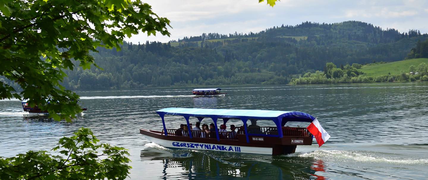 CZORSZTYNIANKA cruceros en góndola por el lago Czorsztyńskie alojamiento JĘDRUŚ Polonia Pieniny